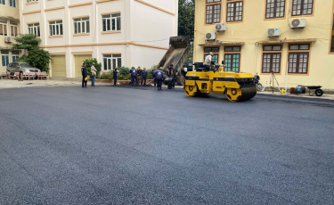 Dịch vụ thảm lót nhựa bê tông uy tín khu vực Tp Hồ Chí Minh mang đến giải pháp hạ tầng giao thông cho các tuyến đường nội thành. Chúng tôi áp dụng quy trình rải thảm bê tông nhựa nóng chuyên nghiệp, thi công ca đêm linh hoạt nhằm giảm thiểu ùn tắc, kiểm soát tiếng ồn và giữ gìn vệ sinh môi trường đô thị.